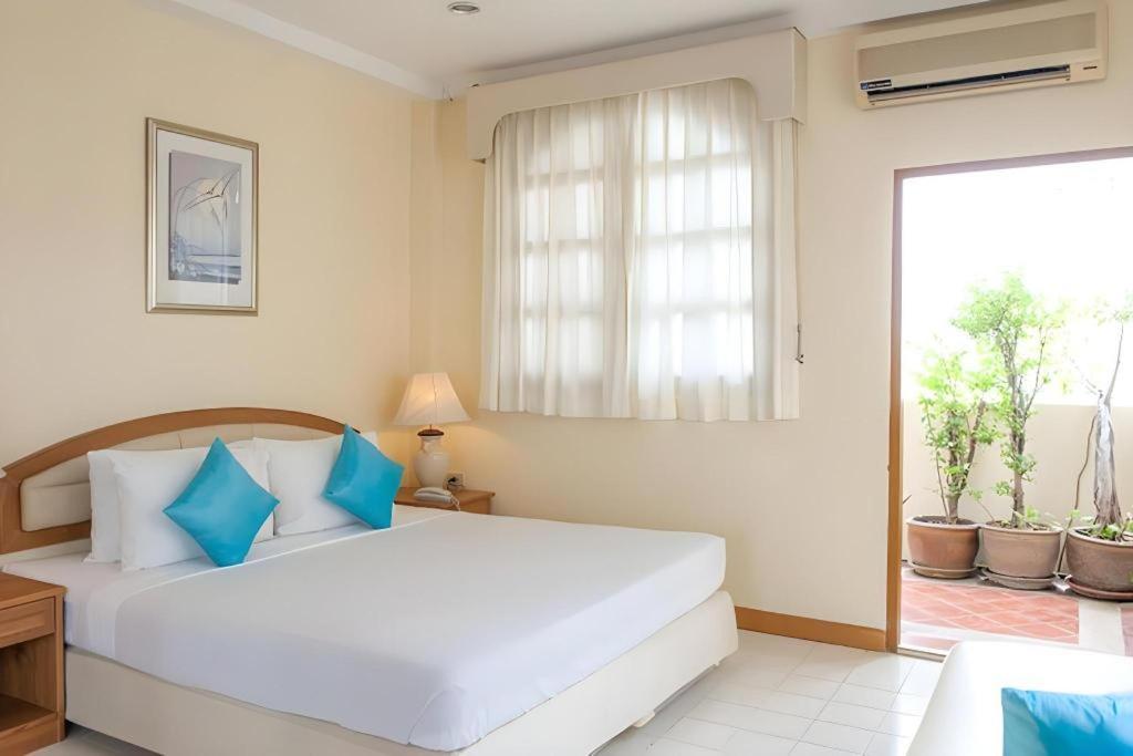 Lido Beach Hotel Pattaya Exterior foto